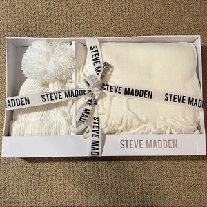 Steve Madden Women's Hat and Scarf Gift Set